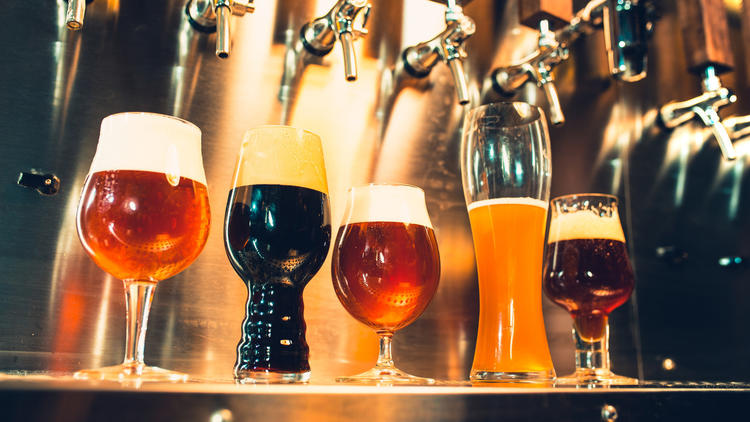 What causes a beer's color?
